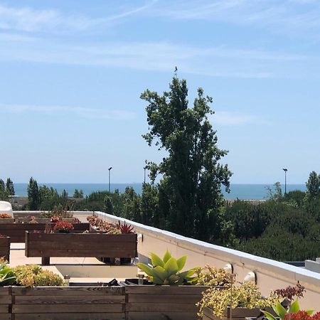 Beautiful Penthouse Apartment With Terrace - 4 Minute Walk To The Beach Troia Dış mekan fotoğraf