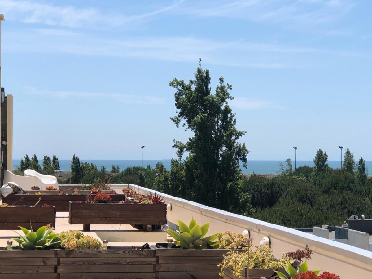 Beautiful Penthouse Apartment With Terrace - 4 Minute Walk To The Beach Troia Dış mekan fotoğraf